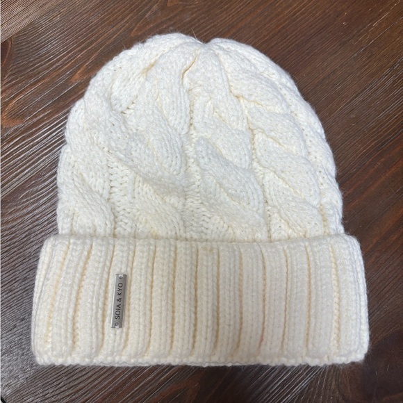 Soia & Kyo Olivia Cream Knit Beanie Cable Knit Hat Ski Toboggan One Size - Picture 1 of 5